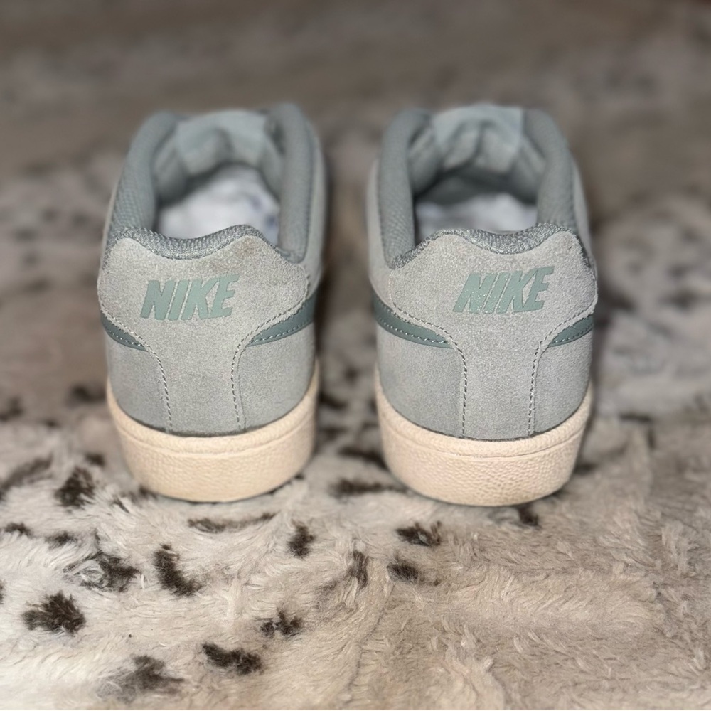 Nike Women’s Court Royale Suede Shoes - Picture 9 of 11